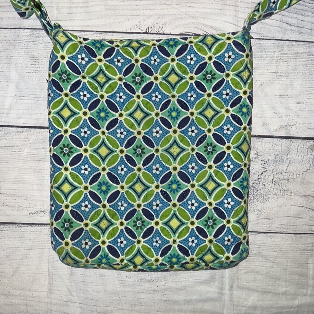 Vera Bradley “Daisy” Hipster Crossbody Bag Zip Green Blue White Adjustable - Picture 3 of 6
